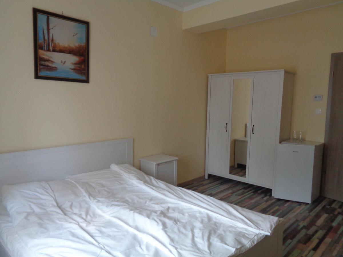 Arnyas Park Apartmanhaz Bed & Breakfast Balatonalmadi Luaran gambar